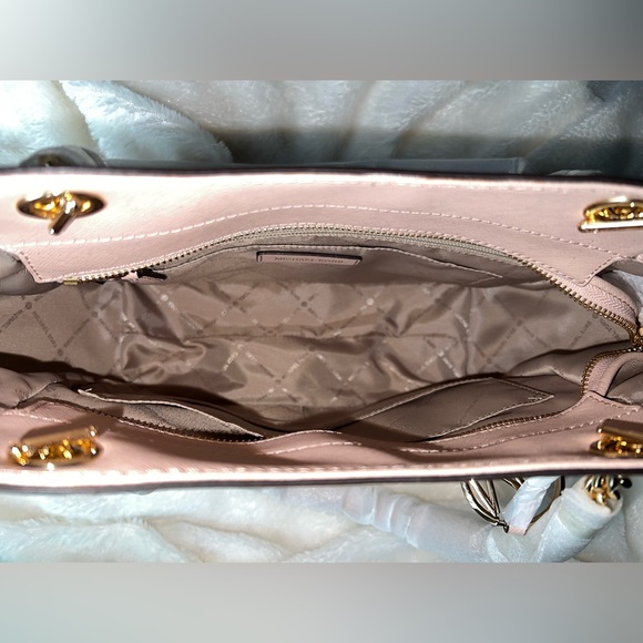 Michael Kors Jet Set Saffiano Leather Tote - Picture 3 of 6